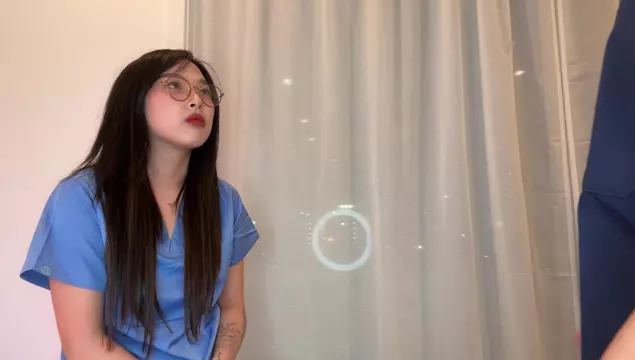 Bác sĩ dụ cô thực tập viên Á sang chảnh quan hệ trong bệnh viện