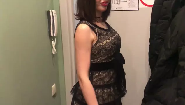 Cô gái ngực khủng từ agency escort đụ khách kiểu doggy